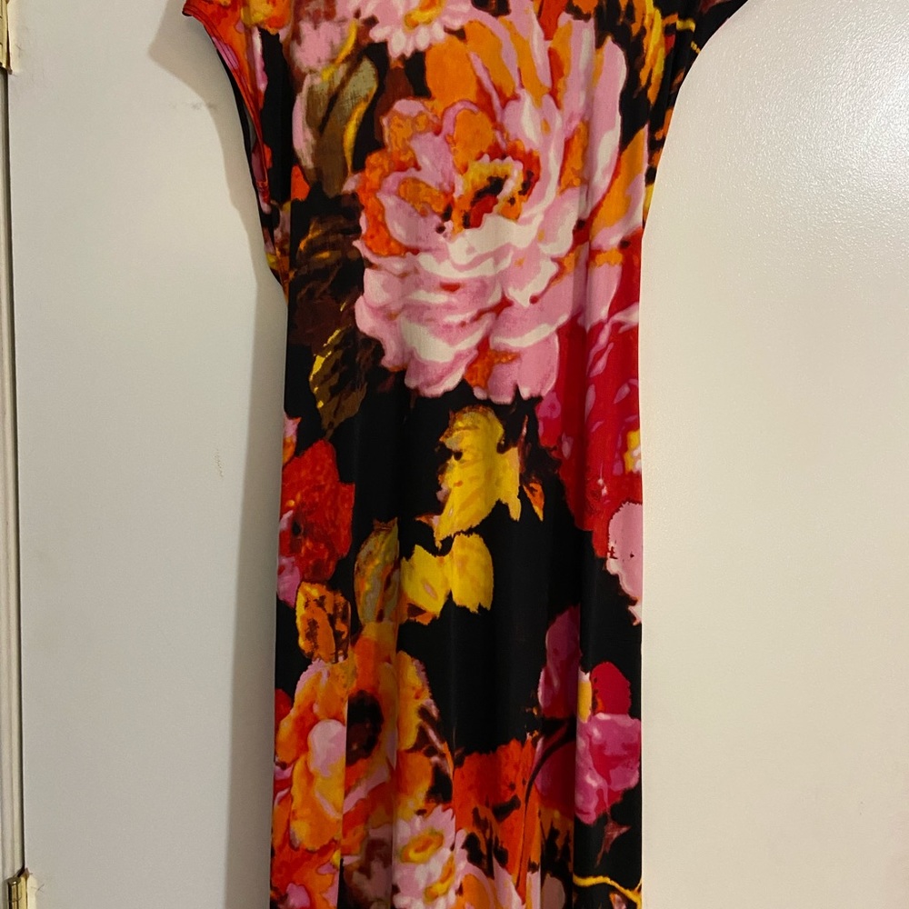 Dress - Picture 5 of 6